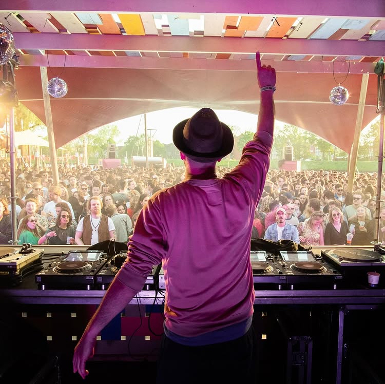 Leroy Rey DJing in Utrecht